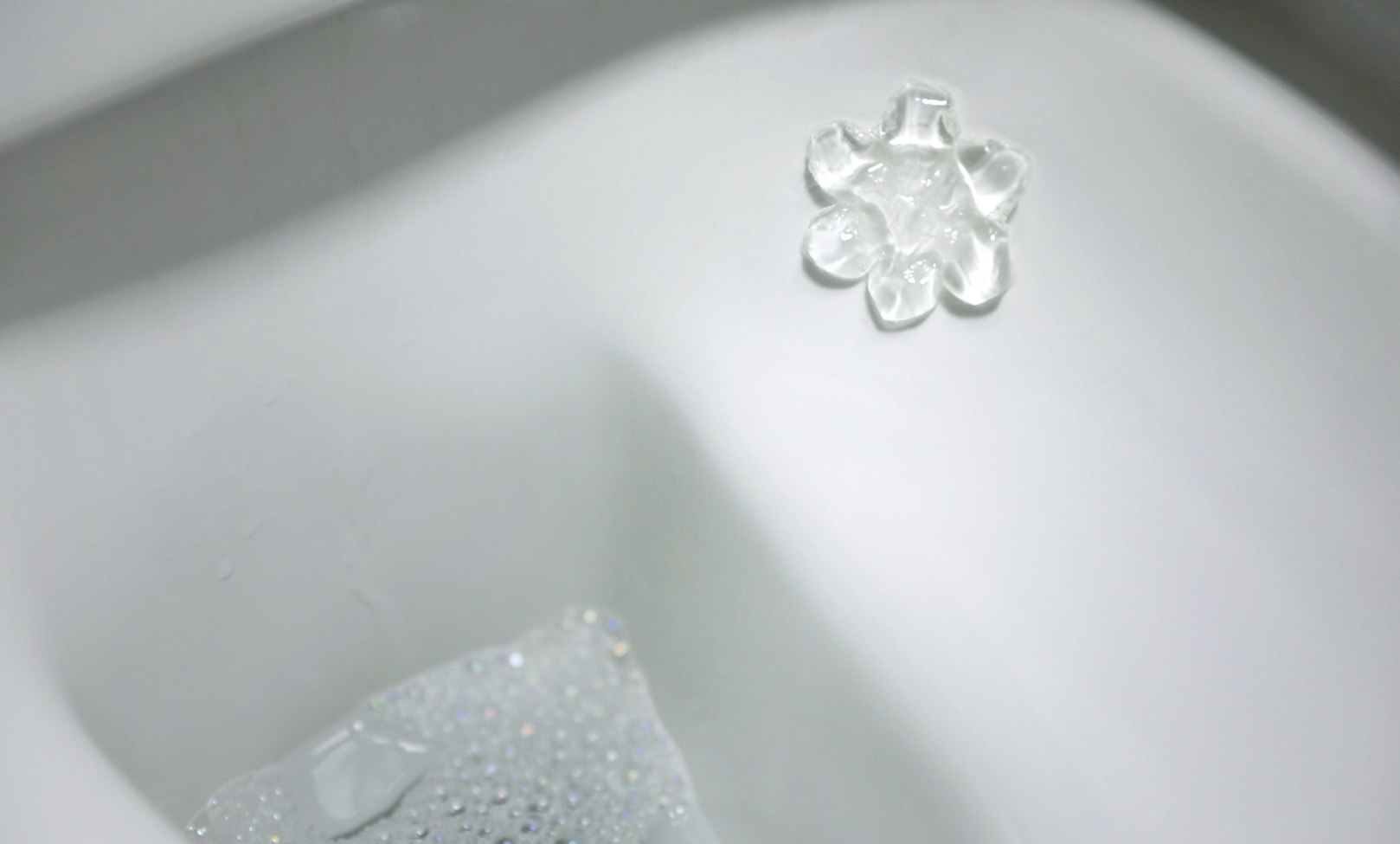 别再迷信花王、小林了，这些国产清洁好物，相同效果只要一半钱