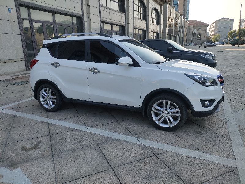 怎么给自己的爱车抛光打蜡,自己动手给爱车打蜡步骤