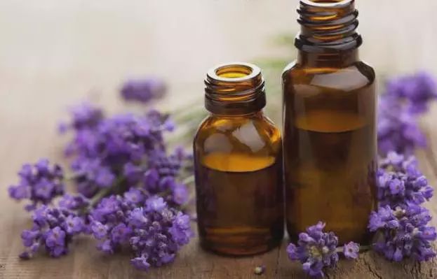 如何把普通衣服穿出很潮的感觉,衣服小技巧你学会了吗