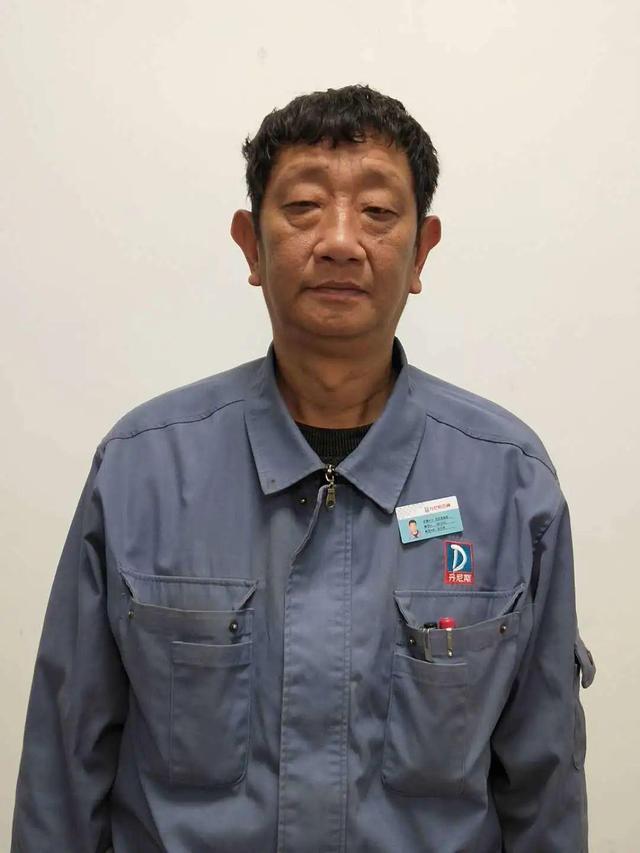 焦作市劳动模范人员,丹尼斯模范员工