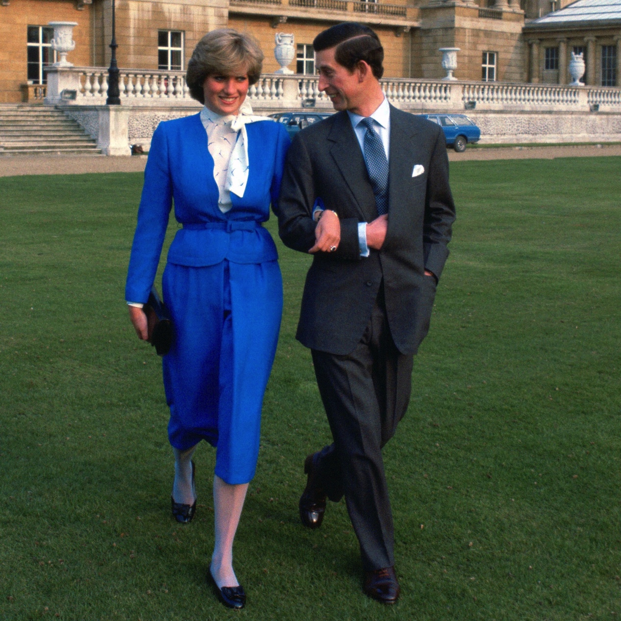 戴安娜雕像揭幕,戴安娜王妃雕像图