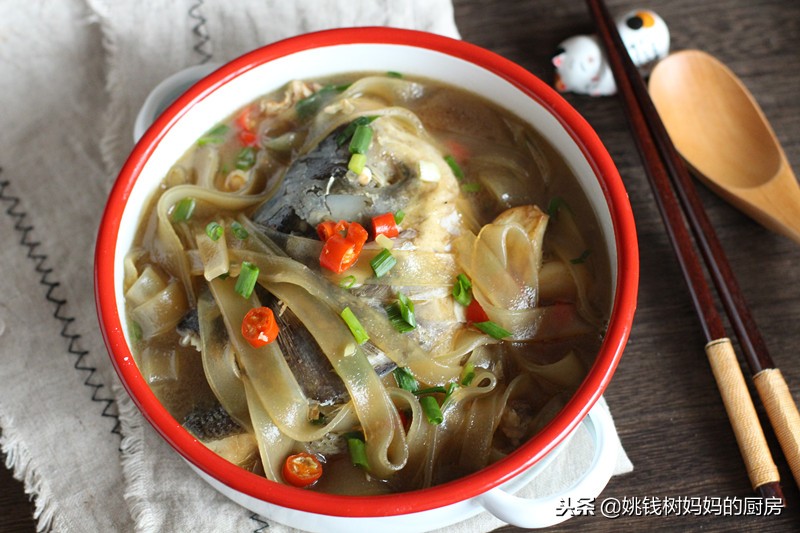 吃鱼补脑还是吃核桃补脑,吃鱼营养高还是猪肉营养好