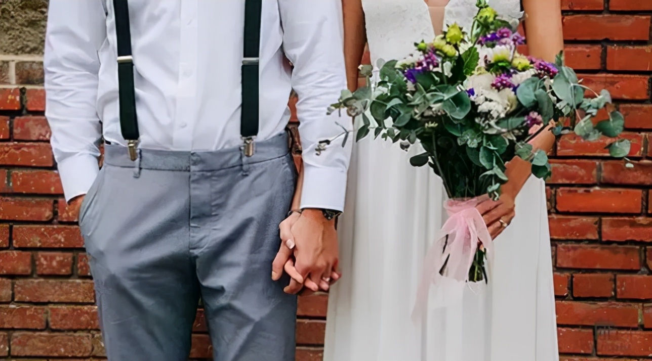 情侣之间聊天缺少激情,情侣之间没有恋爱的气息怎么办