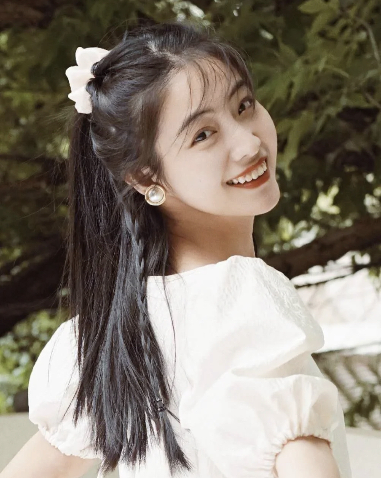 中短发有刘海大脸女生适合的编发,大脸女生参加婚礼适合的发型编发