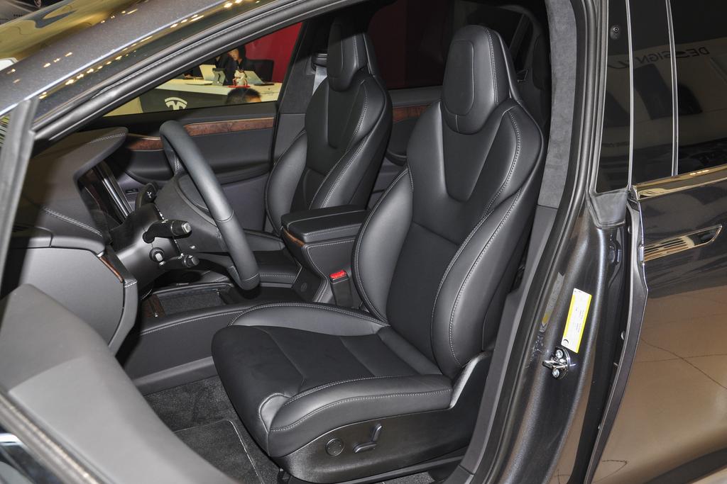 modelx鸥翼门缺点,modelx鸥翼门现在售价