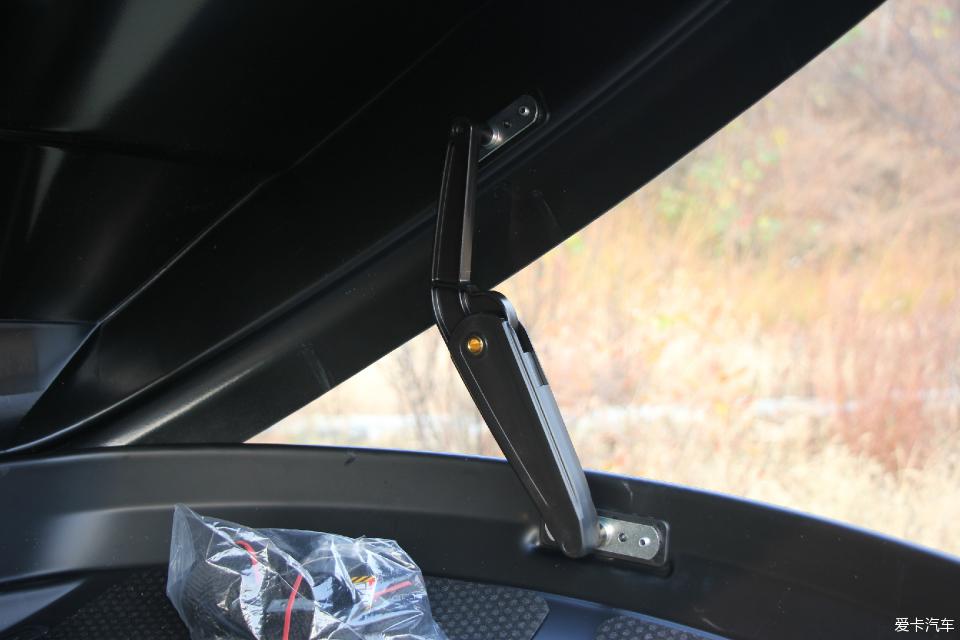 大熊的“书包”——THULE/拓乐灵动800车顶行李箱！