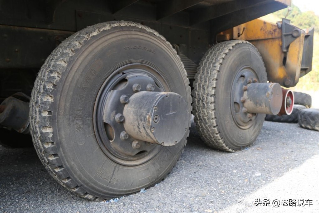 斯太尔血脉超级少见的黄河牌JN3261公铁两用卡车