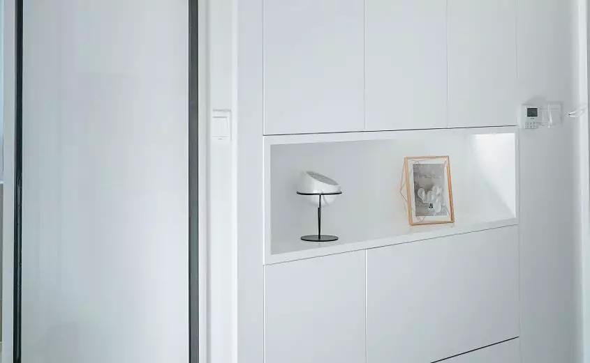 60㎡小屋，我们收了482件衣服，186双鞋子，412本书……