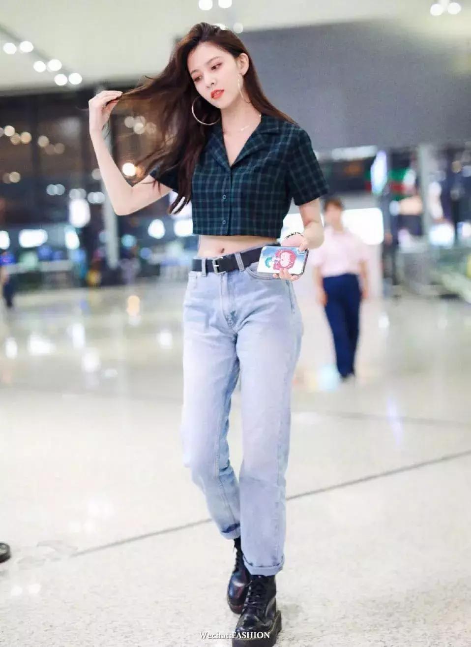 刘雯格纹,刘雯穿格纹衫好看吗