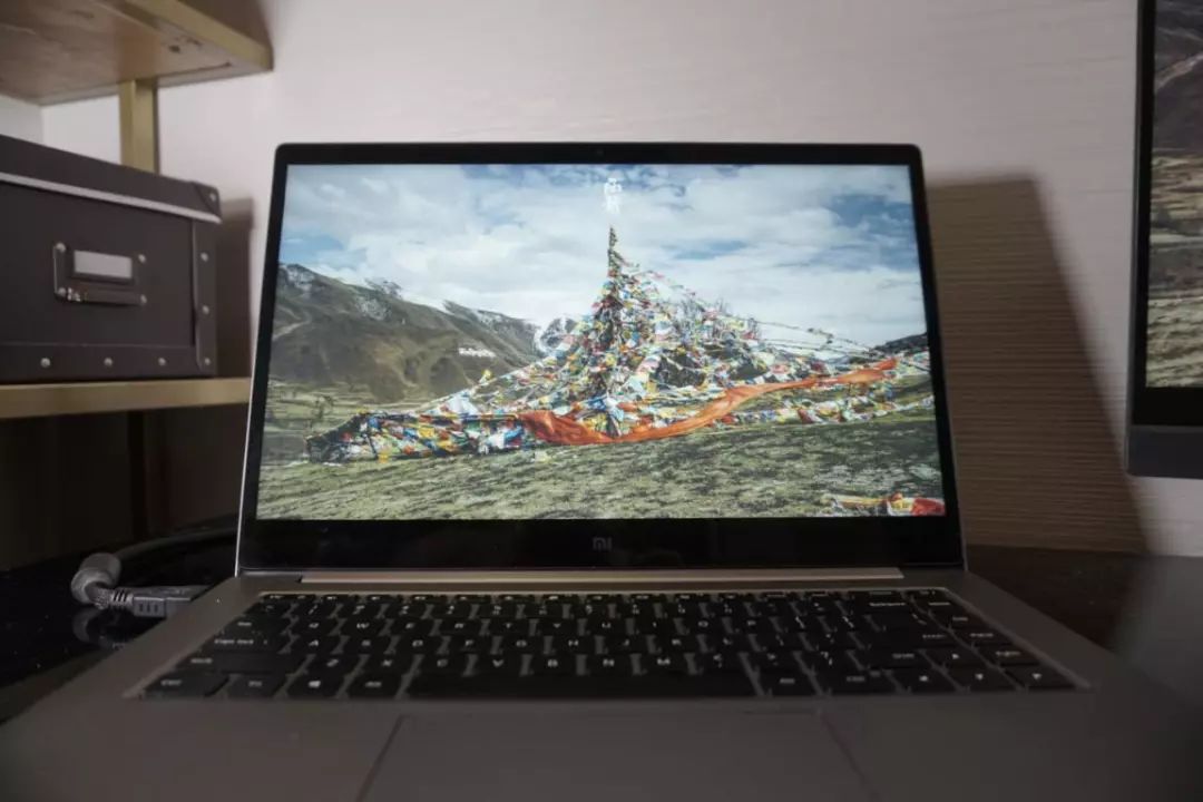 摄影修图的显示器要求多大,一般摄影师用什么显示器修图