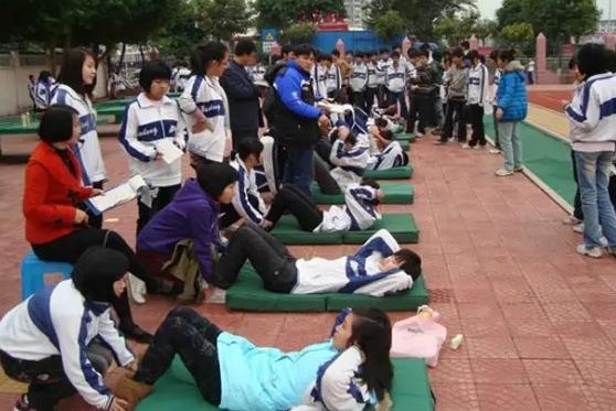 正确的跑步姿势中考,体育中考跑步技巧