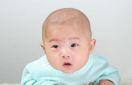 100天的孩子突然哭闹得厉害,0-5天小孩半夜哭闹