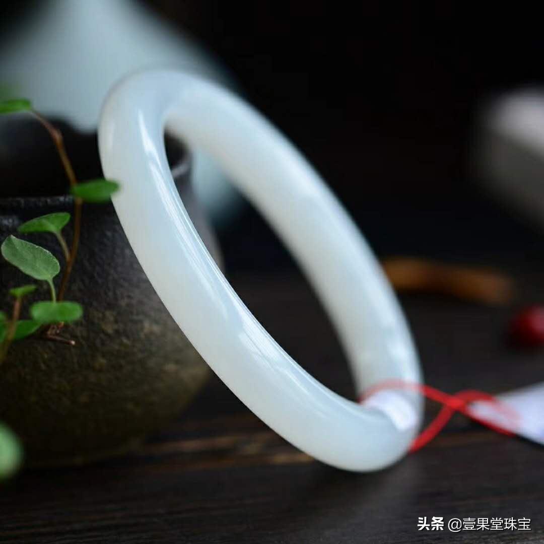 如何挑选适合自己大小的手镯,怎样的手镯才是好手镯