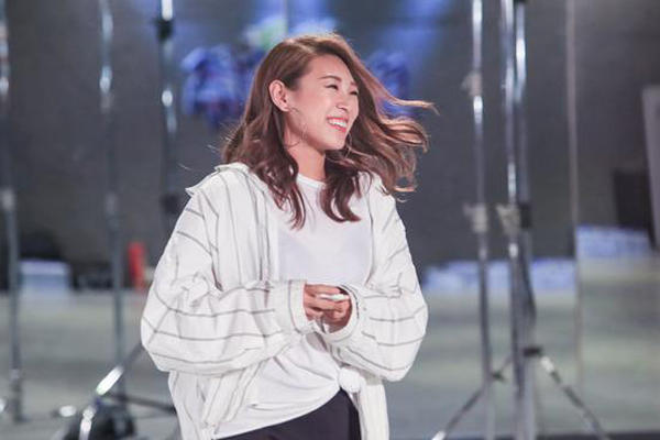 这就是街舞最好看的女选手,这就是街舞oldschool舞者学齐舞