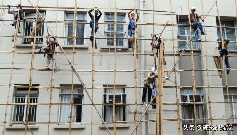 四天盖一层中国首创空中造楼机,中国独创空中造楼机