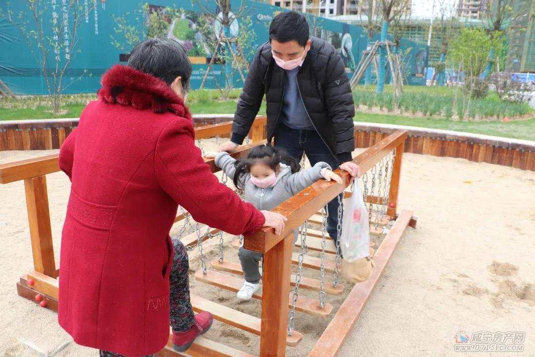 通城月牙湖公园游玩,通城月牙湖公园有人抢手机吗