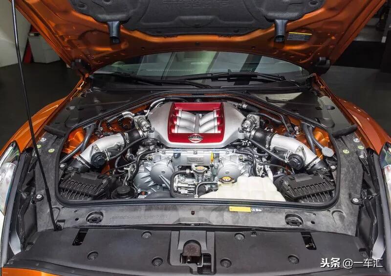 16款日产gtr超级跑车实拍详解,最快的跑车日产gtr