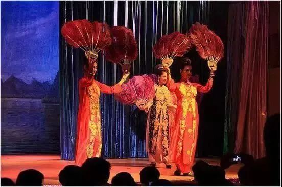 泰国人妖的真实生活：光是活着就已经用尽全力