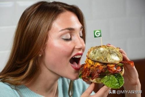 国外土豪吃黄金披萨,外国土豪吃金箔牛排