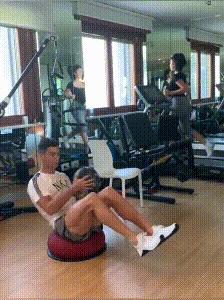 这个站在足坛巅峰的男人，身价翻了数十倍，34岁还有18岁的身体？