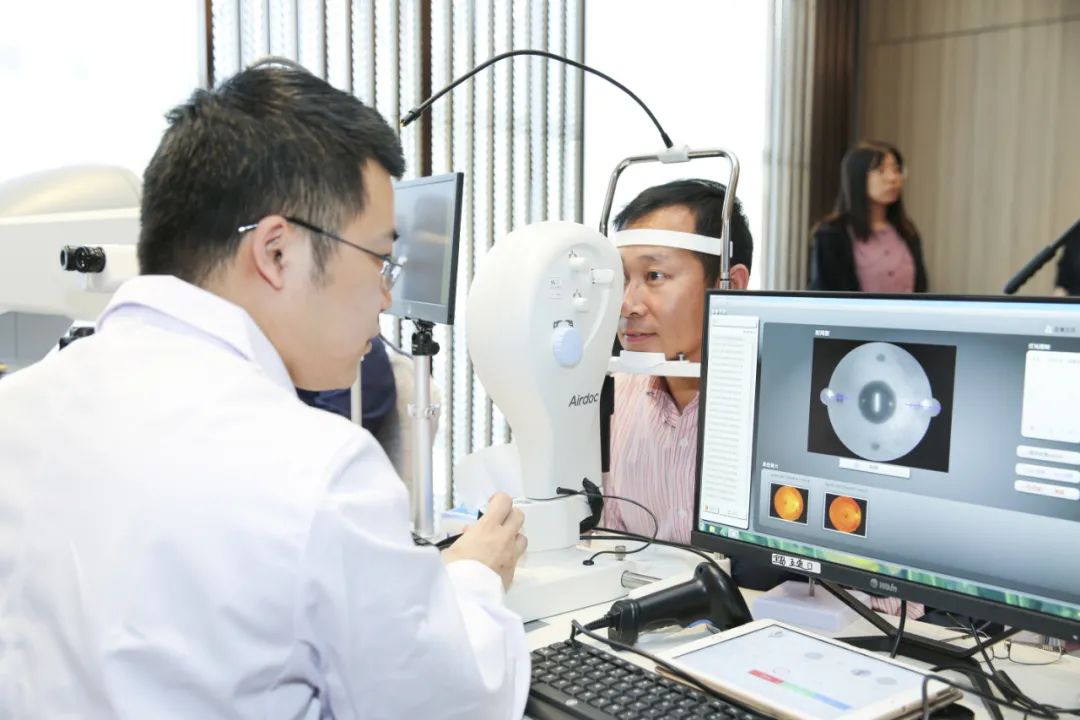 照眼睛能检查出身体问题吗,拿下ai医疗第一股鹰瞳科技稳了吗
