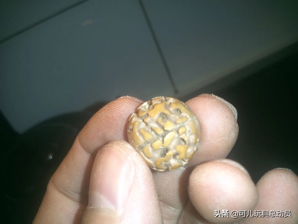 我爱做手工:给大家发一个无齿金刚圆珠的手工打磨过程