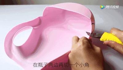 衣服皱皱的没有熨斗怎么让它平整,有折痕的衣服怎样弄平整