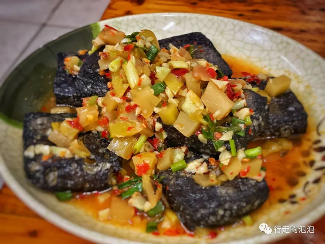 「岳阳攻略」被誉为“湖南夜宵扛把子”的烧烤城，还是小龙虾基地