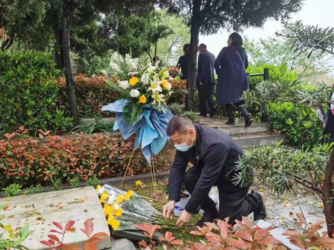 祭扫革命先烈追寻红色足迹,清明祭扫铭记历史追忆革命先烈