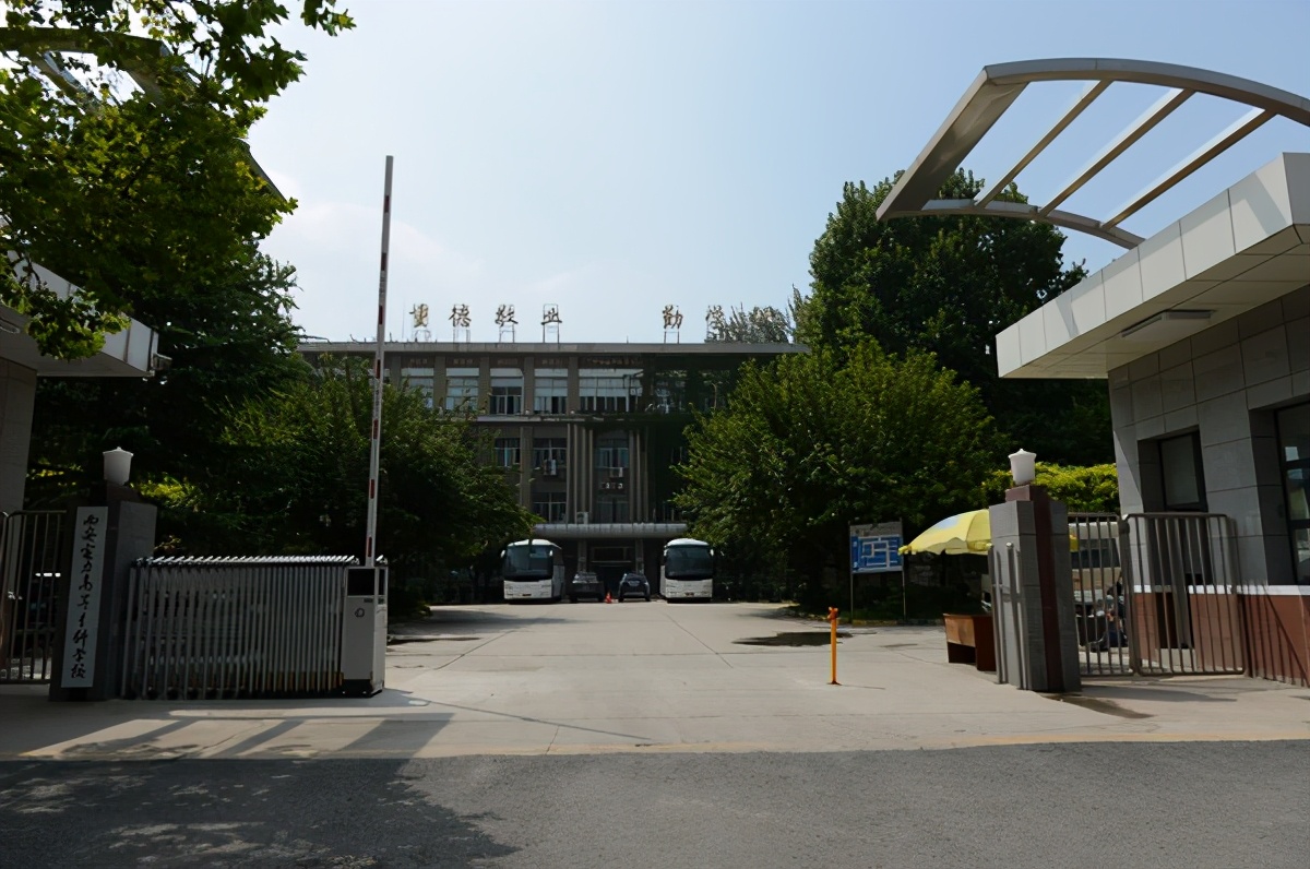 成绩不足500分推荐的大学,成绩很差就读不了大学吗