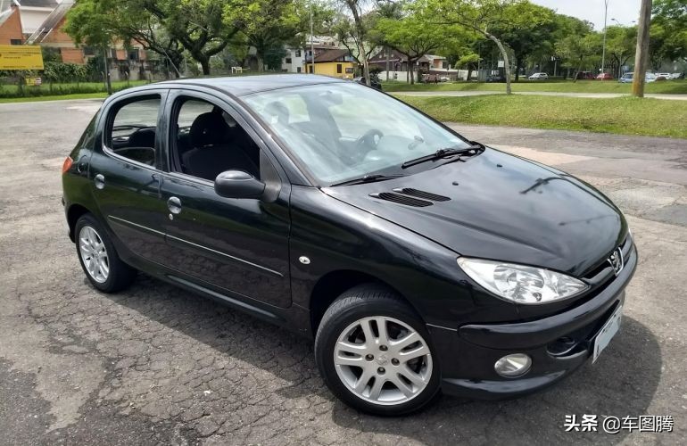 还有谁想成为“爆款”？让巴黎时装周上的标致4008来告诉你吧