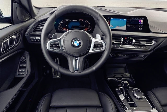 宝马2系黑武士2022,宝马2系新款前驱