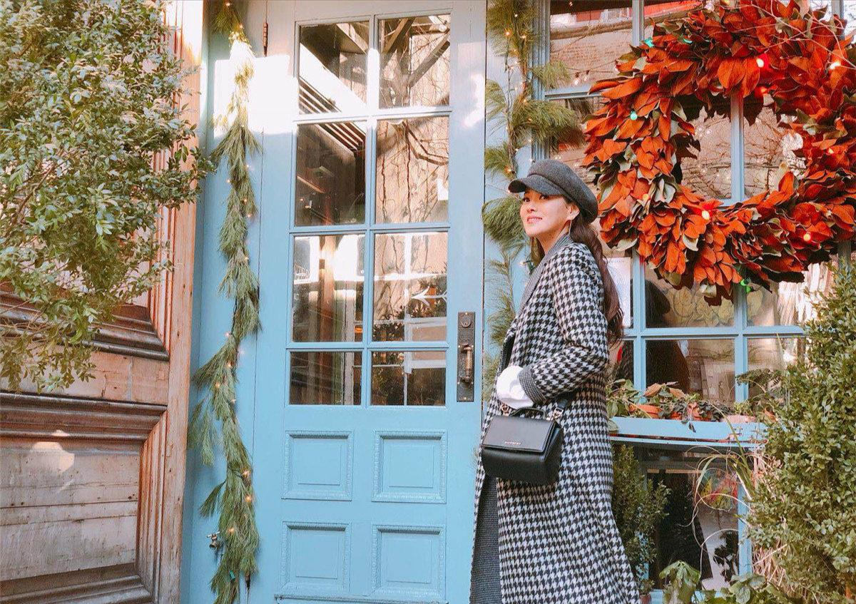 伊能静的穿搭也是非常的减龄的,伊能静减龄穿搭