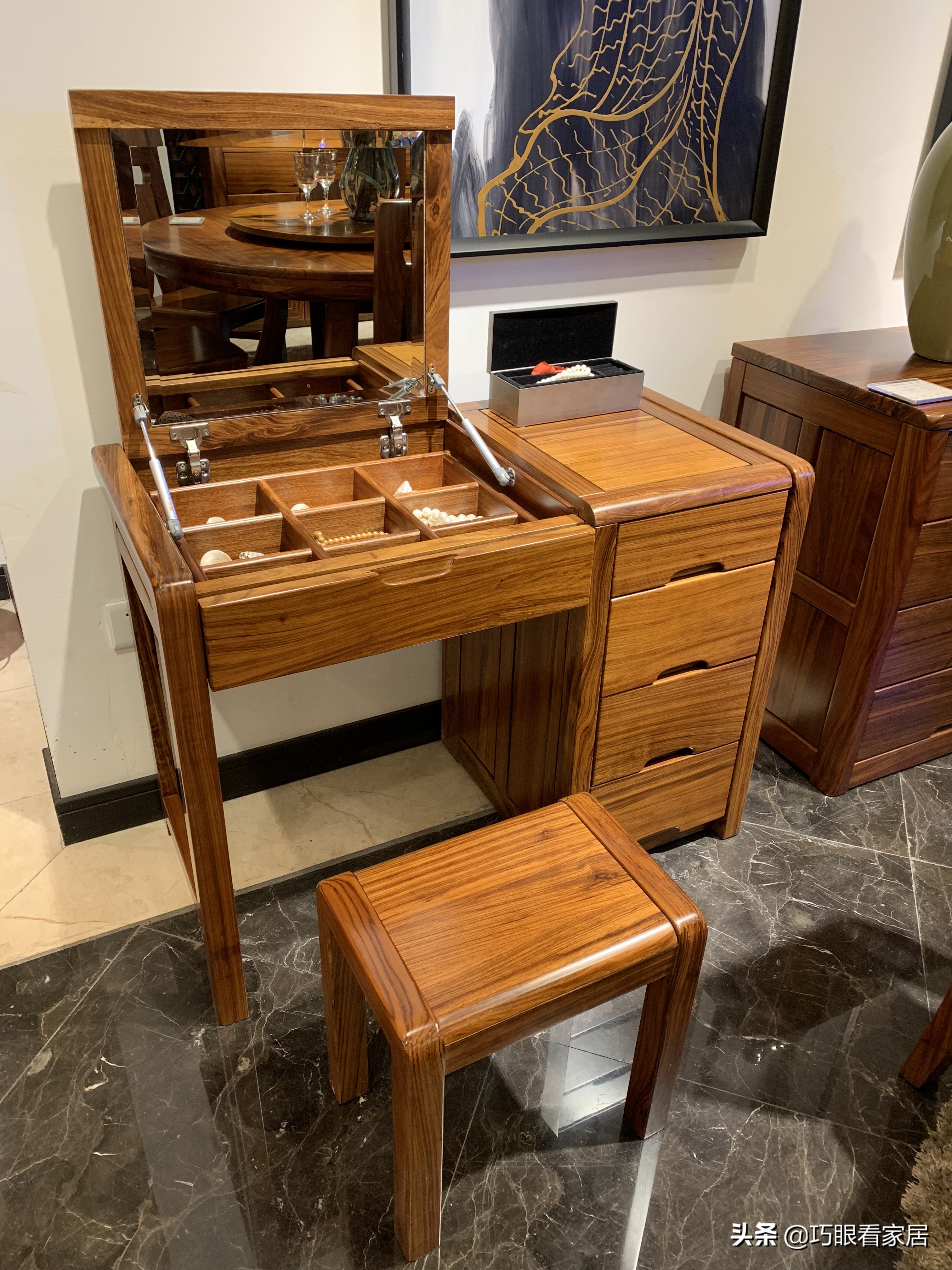 【巧眼看家居】缘木居实体店家具测评