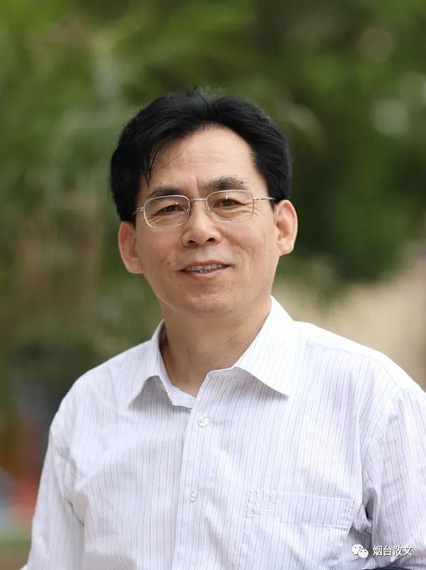 邓兆安｜|一本弥足珍贵的“工作证”