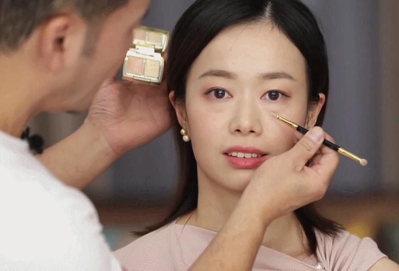 学会这些等于整容+修图！泪沟、眼袋、双下巴的超简单自救方案