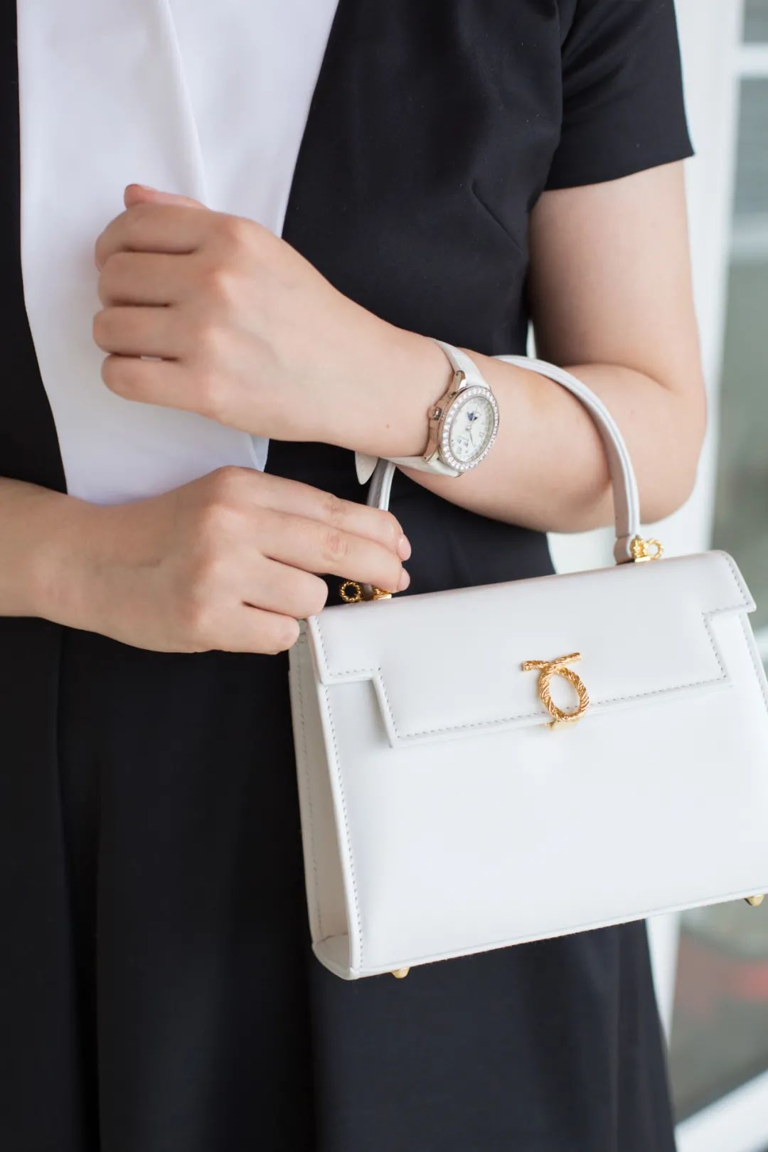 英国女王拿过的包包,英国伊丽莎白女王二世包包