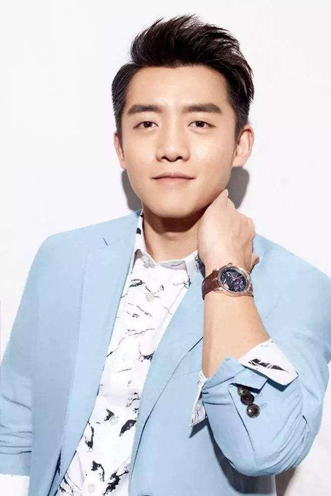 郑恺苗苗机场秀恩爱,郑恺苗苗婚后花式秀恩爱