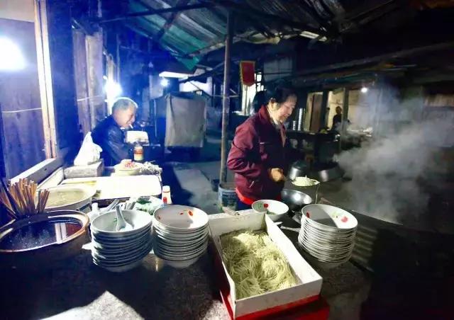 7个值得你驱车前往的吃羊肉地，这一口还魂的羊肉，吃了会上瘾！