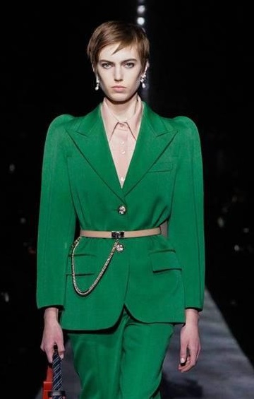 一条时髦的腰带帮你解救身材焦虑,腰带系得好秒变时髦精