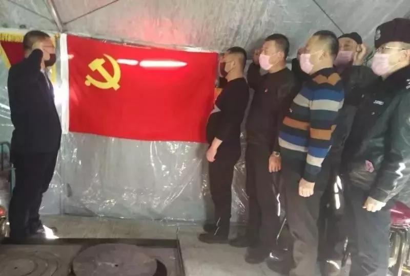 松岭区织密“六张网”“亮剑”疫情防控阻击战