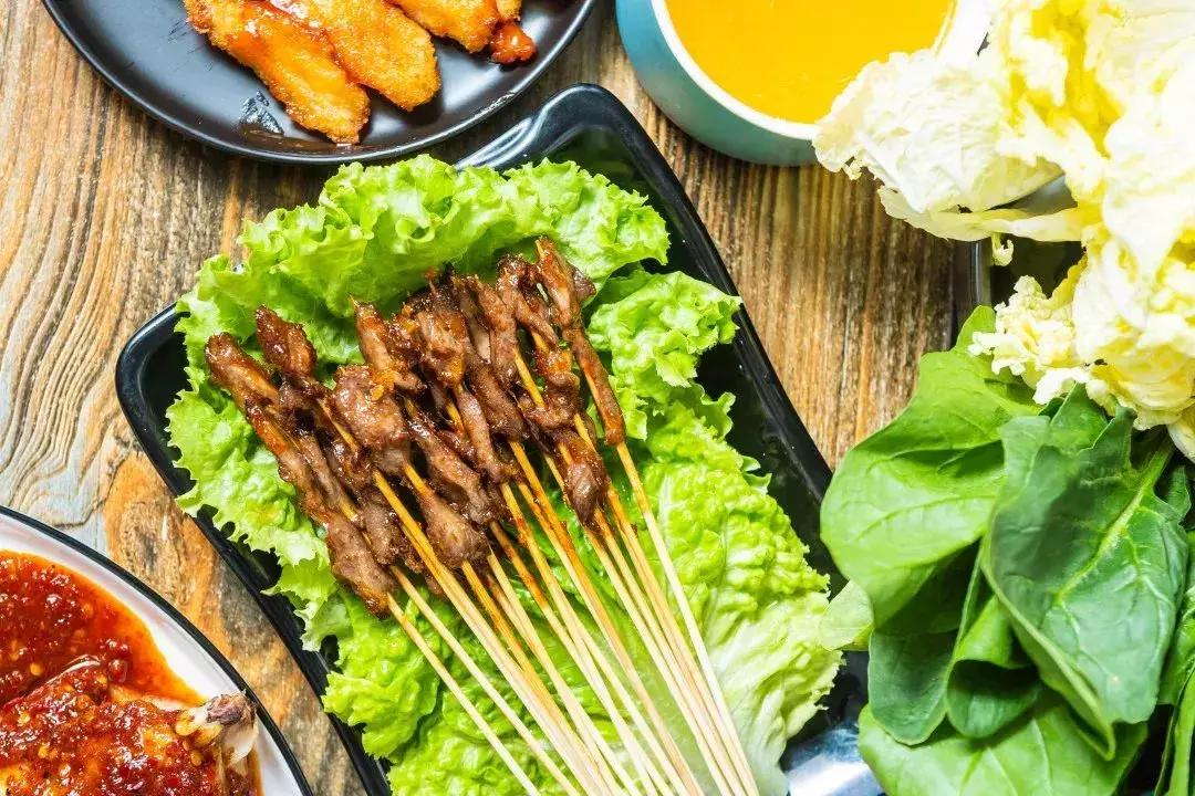 北京卖麻辣拌一年赚多少钱,走红的东北大姐摆摊麻辣烫