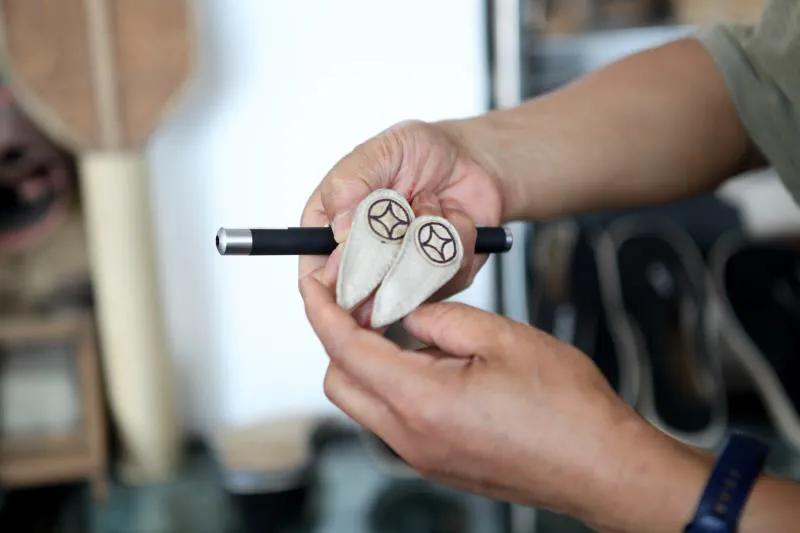 ＂三寸金莲＂到底有多小，见到弓鞋后会不相信自己的眼睛