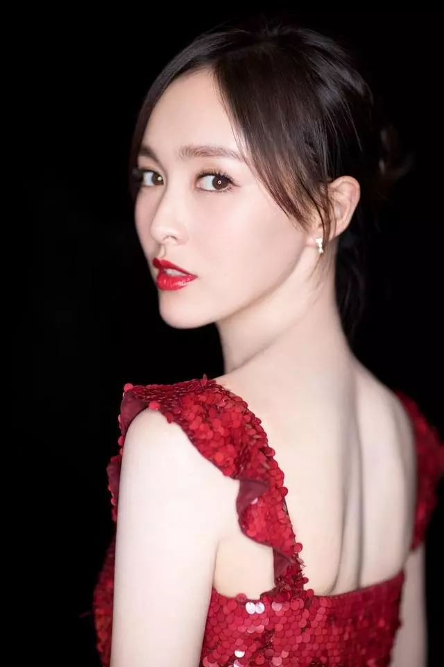 唐嫣和奚梦瑶飘忽不定的“肚子”,成了2019娱乐圈的两大谜团