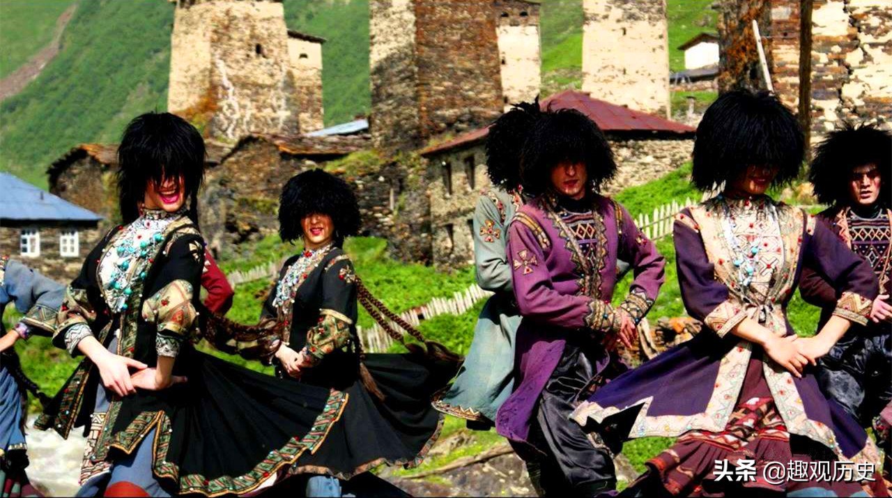 苏联由多少个加盟共和国组成,苏联刚成立时的四个加盟国