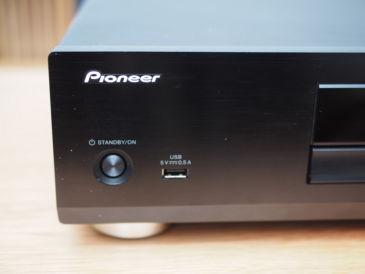 音画俱佳，操控稍弱——先锋UDP-LX500