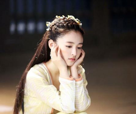 《何以笙箫默》的小黑妞？不，吴倩其实很好看