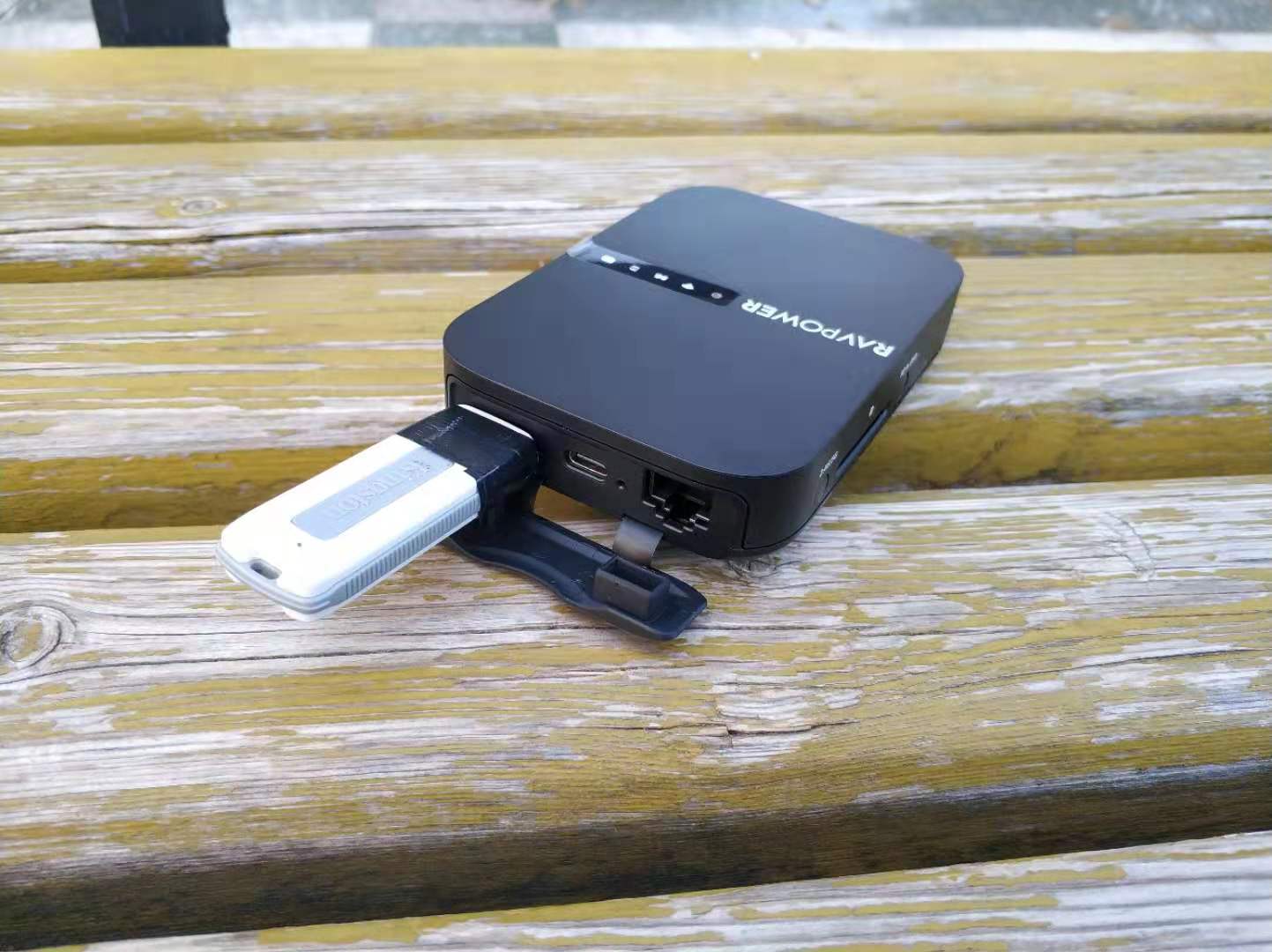 你有乾坤袋，我有RAVPOWERFileHub多功能文件宝