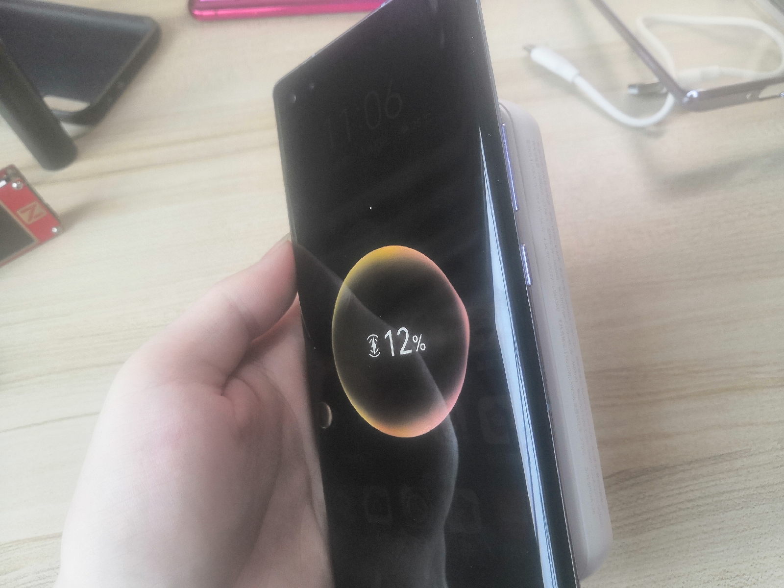 磁吸充电宝实测无线充最新款,无线磁吸快充充电宝测评