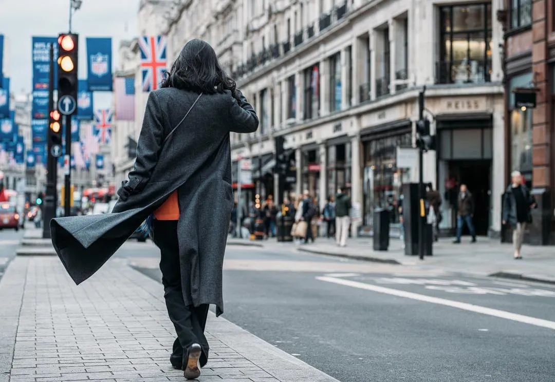 外形被嘲土气是个时尚绝缘体,被嘲笑又黑又丑韩国女星